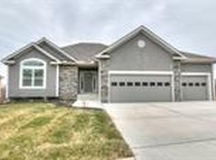 1755 Cottonwood Creek Ct, Kearney, MO 64157