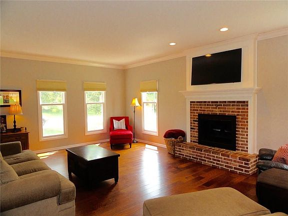 3rd image of 6060 Deerwood Dr