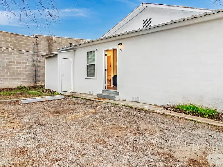 1407 Leal St #3 — Photo 12