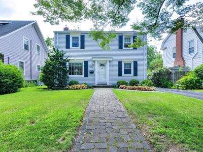 2084 Chapel Street, New Haven, CT, 06515