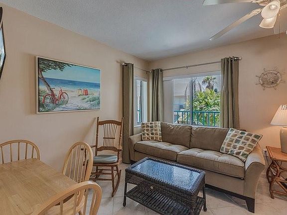5th image of 673 Bay Esplanade #201