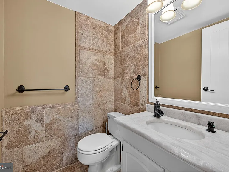 5300 Columbia Pike #701 — Photo 18