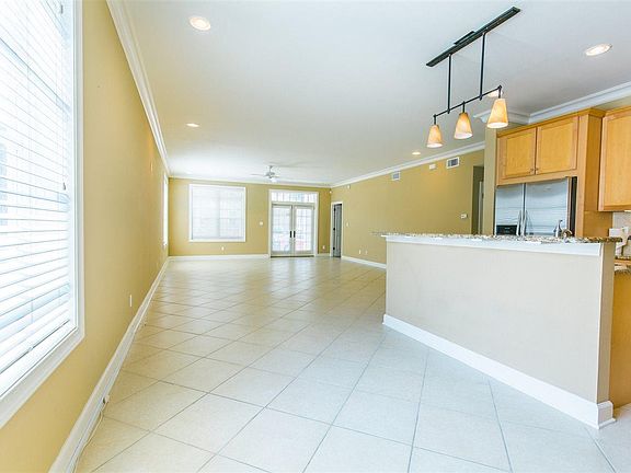 3rd image of 108 Alcaniz St #106