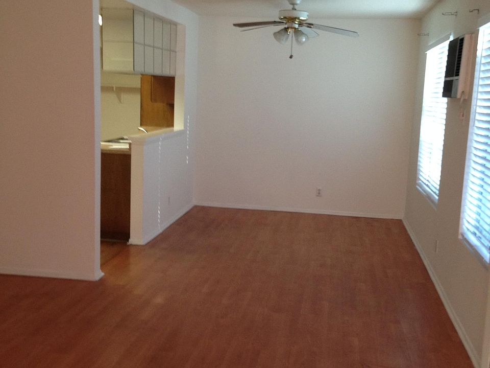 2nd image of 3364 Elm Ave