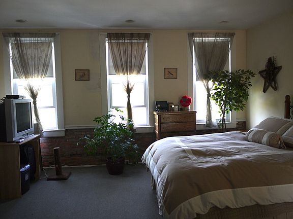 3rd floor bedroom