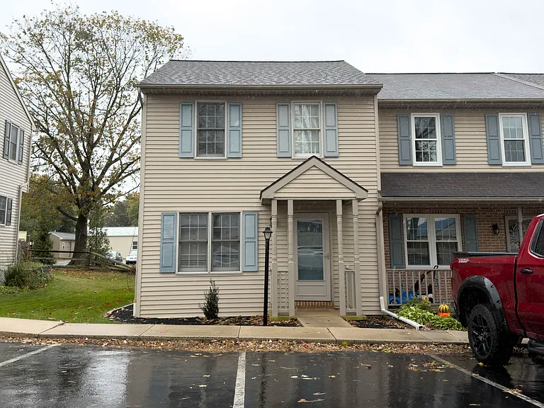80 Diller Ave #4 — Photo 1