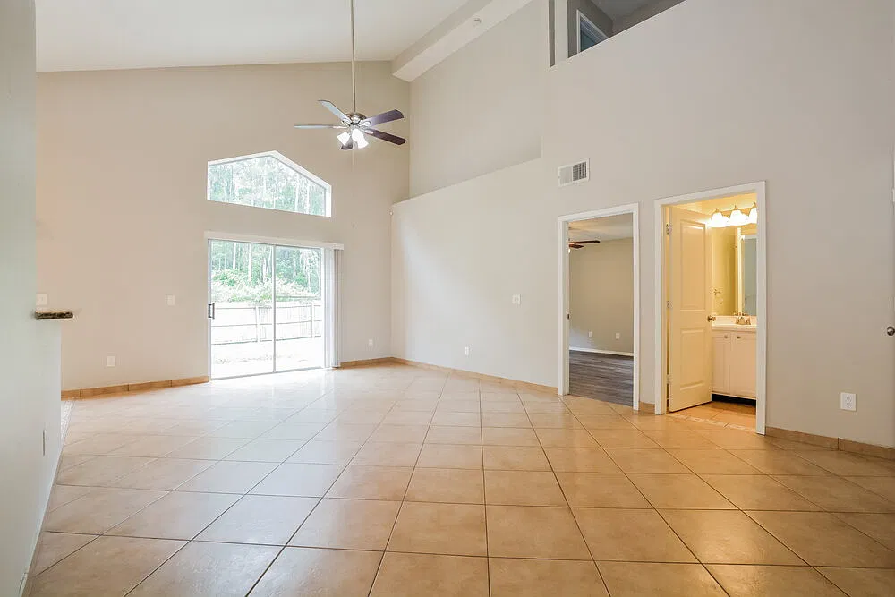 4 bed, 2.5 bath, 2008 sqft, $2,390 — Photo 4