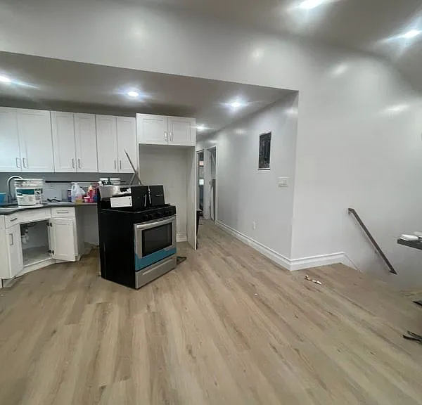 1754 Hammersley Ave — Photo 1