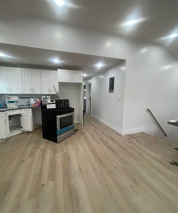 1st image of 1754 Hammersley Ave