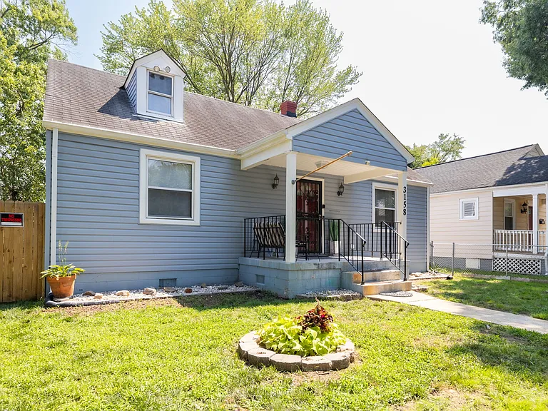 3158 Moody Ave — Photo 1