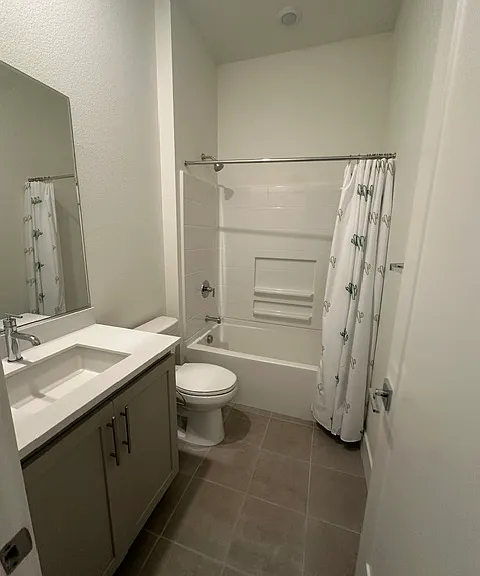100 Village Ln — Photo 28