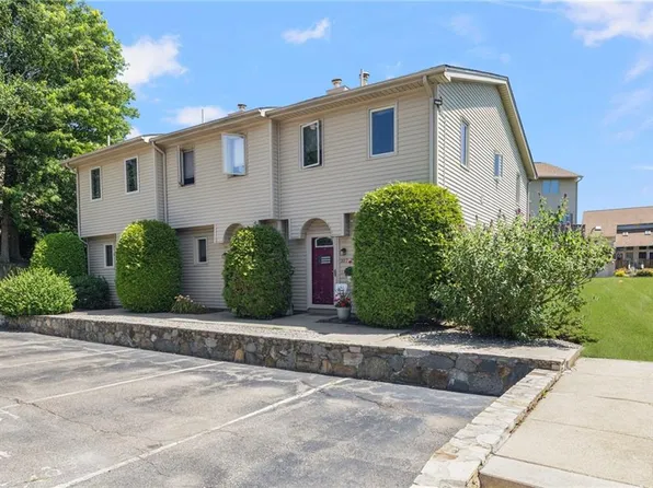200 Cannon St APT 107, Cranston, RI 02920