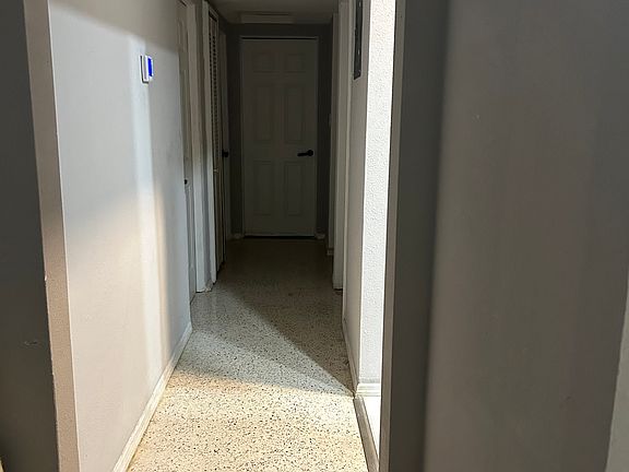 4th image of 182 Ojibway Ave