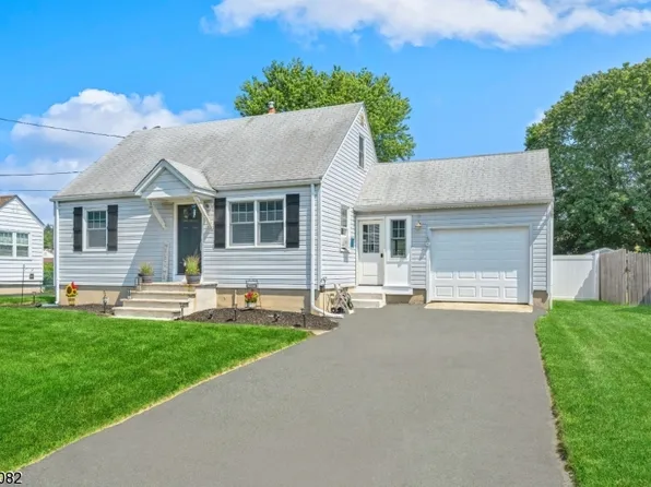 17 Gregory Dr, Roxbury Twp., NJ 07847