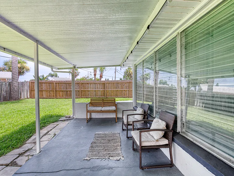 55 Poinsettia Dr — Photo 15