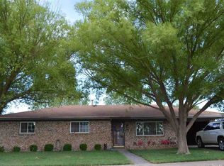 1109 Meadow Ln, Roswell, NM 88203