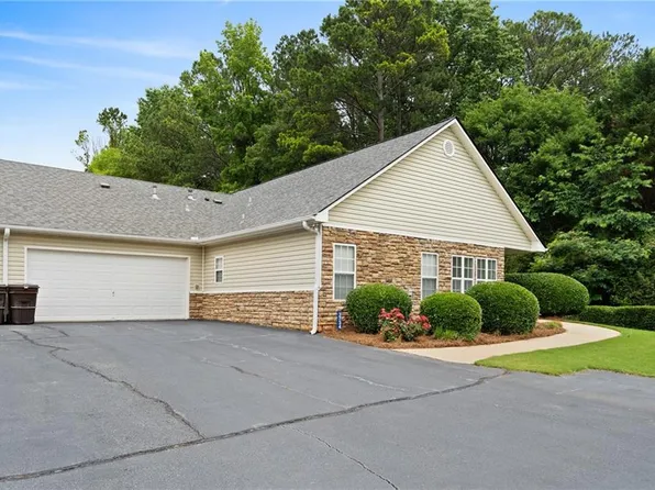 3734 Villa Springs Cir, Powder Springs, GA 30127
