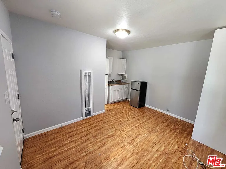 11472 Ventura Blvd #4 — Photo 16
