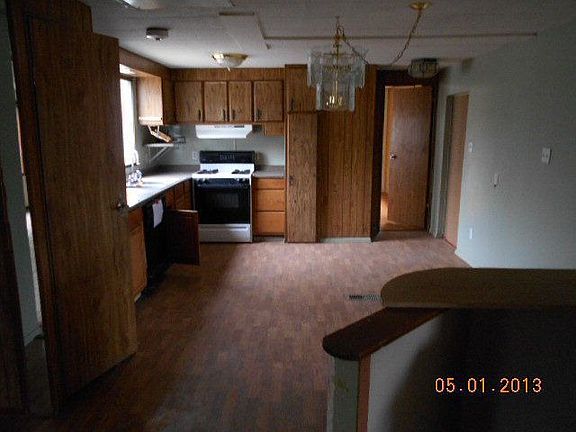 3rd image of 841 Aspen Cir