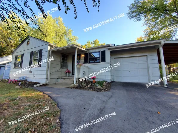 4825 W 75th St, Prairie Village, KS 66208