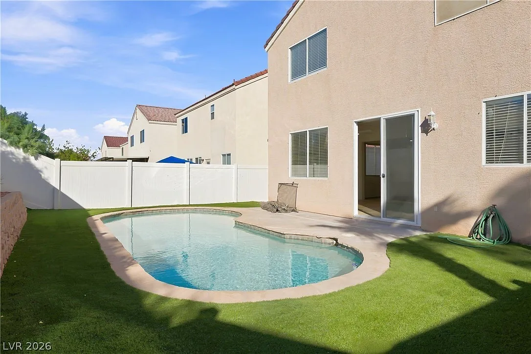 3 bed, 2.5 bath, 1953 sqft, $2,199 — Photo 1
