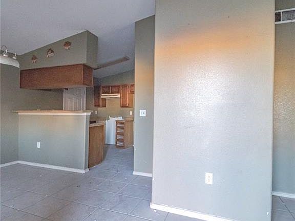 3rd image of 861 Luisa Guerra Dr