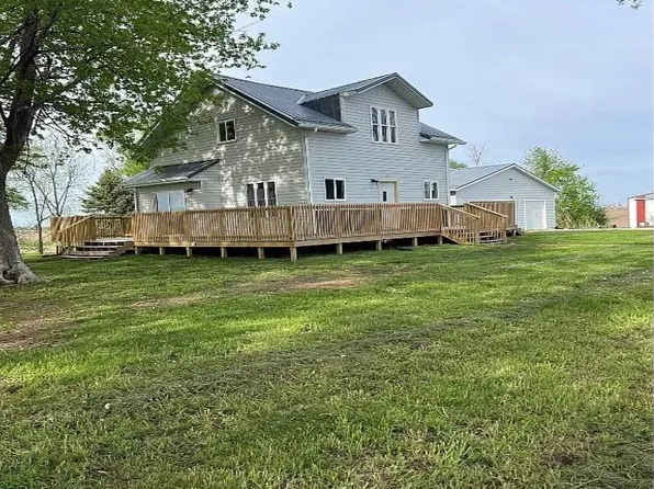 1975 145th St, New Sharon, IA 50207