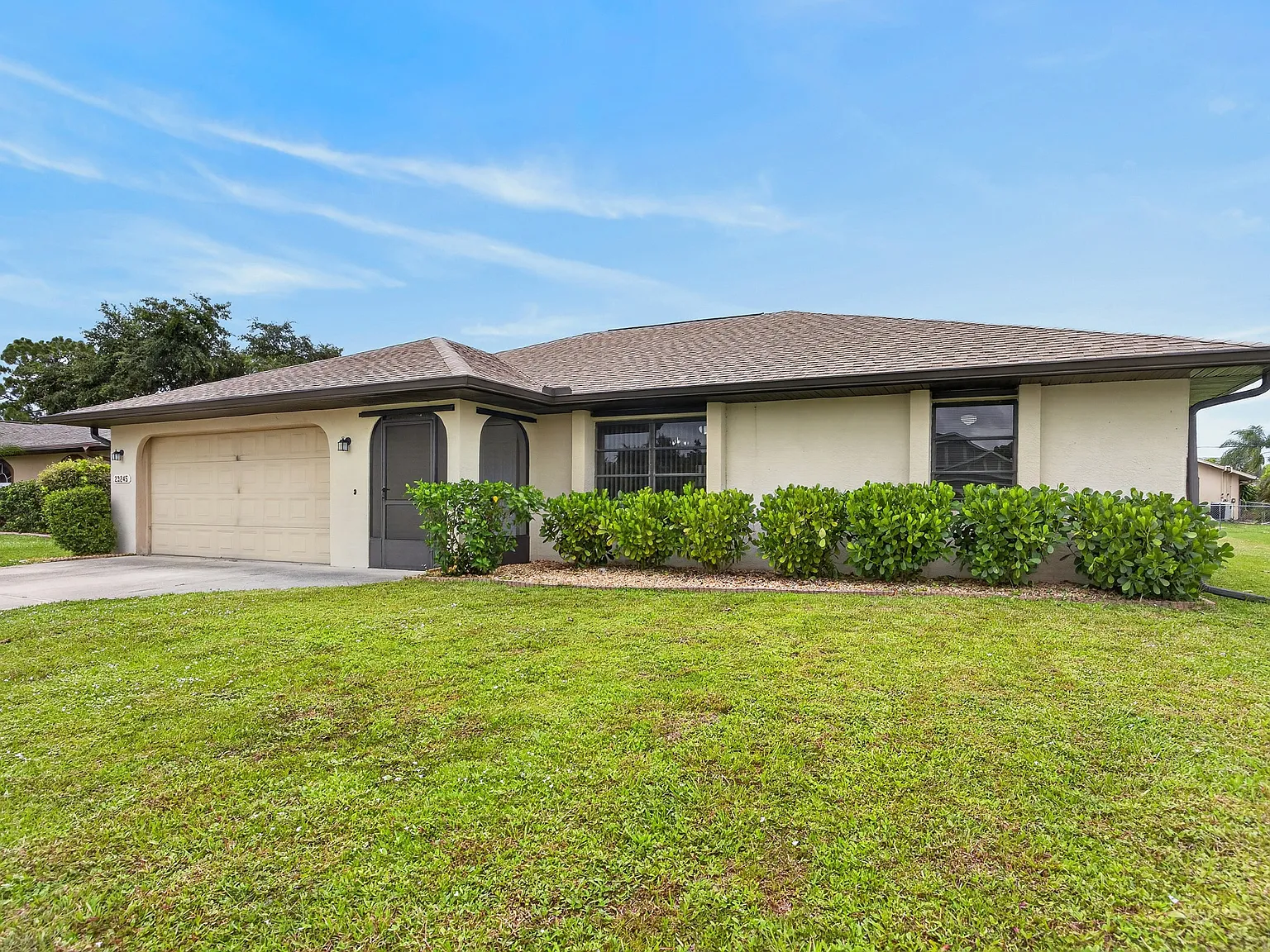 3 bed, 1389 sqft, $1,825 — Photo 1