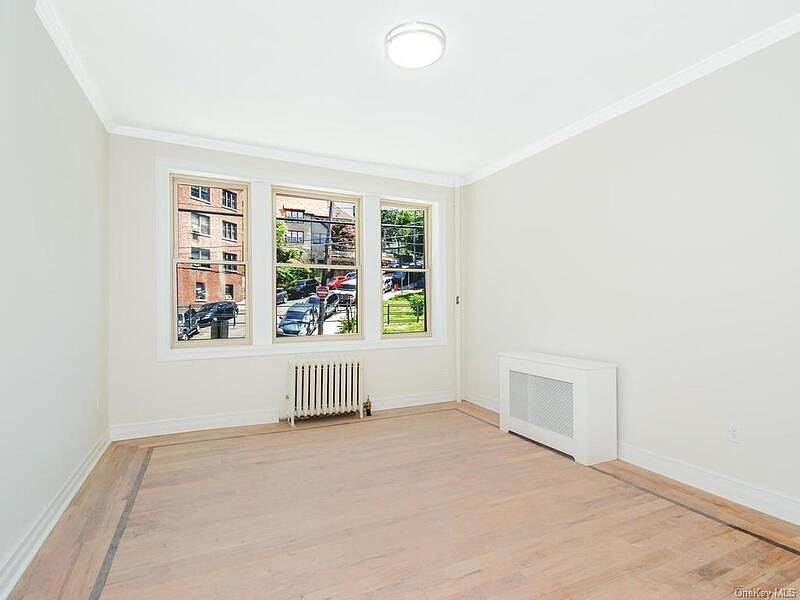2nd image of 637 Van Cortlandt Park Ave #1B