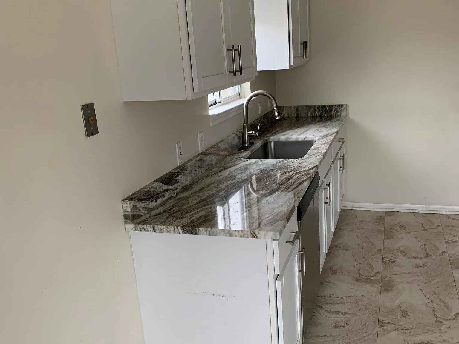 2 bed, 1.5 bath, 1000 sqft, $1,900 — Photo 4