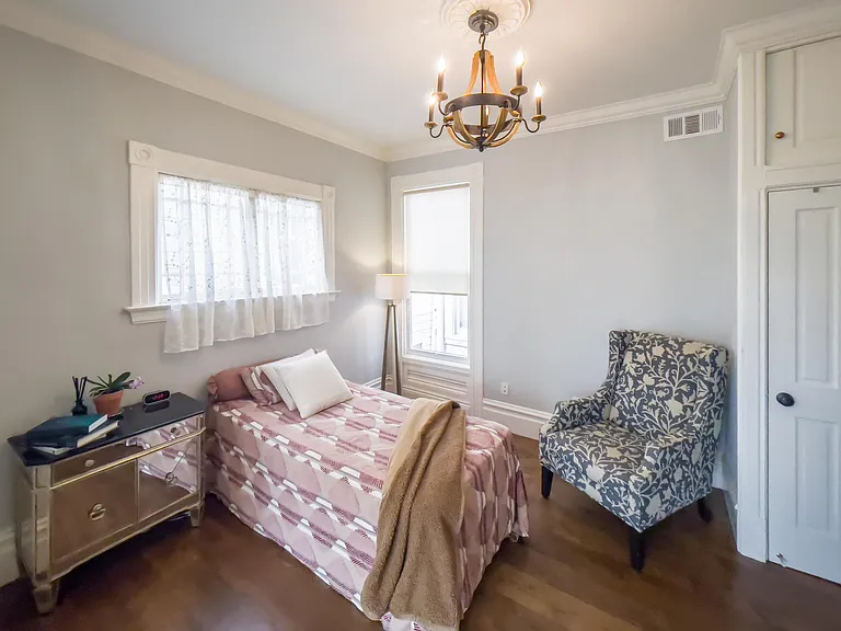 1842 Scott St — Photo 11