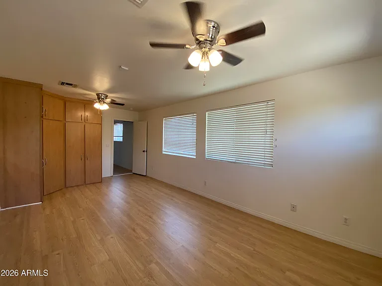 6728 W Vogel Ave — Photo 5