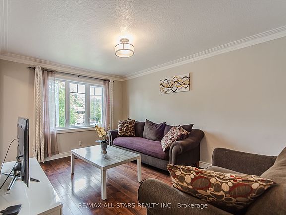 5th image of 27 Martindale Rd