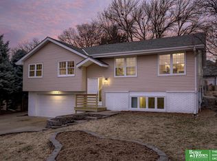 1206 Laport Dr, Papillion, NE 68046