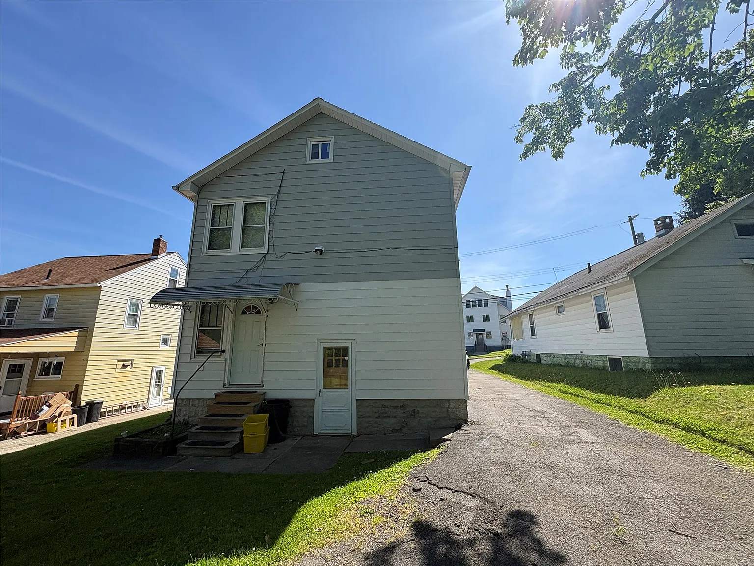 2 bed, 1.0 bath, 923 sqft, $1,500 — Photo 2