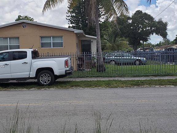 3rd image of 1100-1102 NW 100th Ter