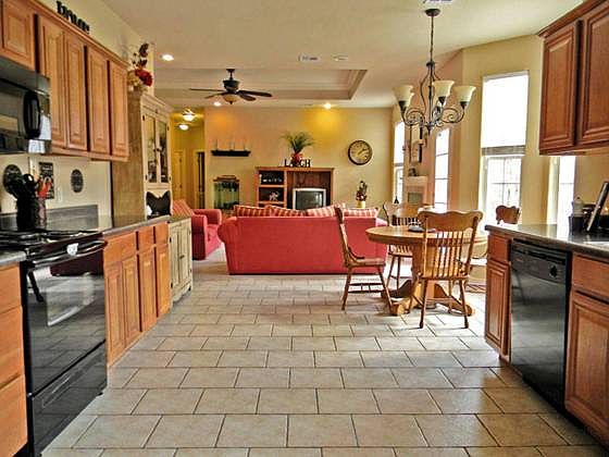 1st image of 19 Woodbridge Dr