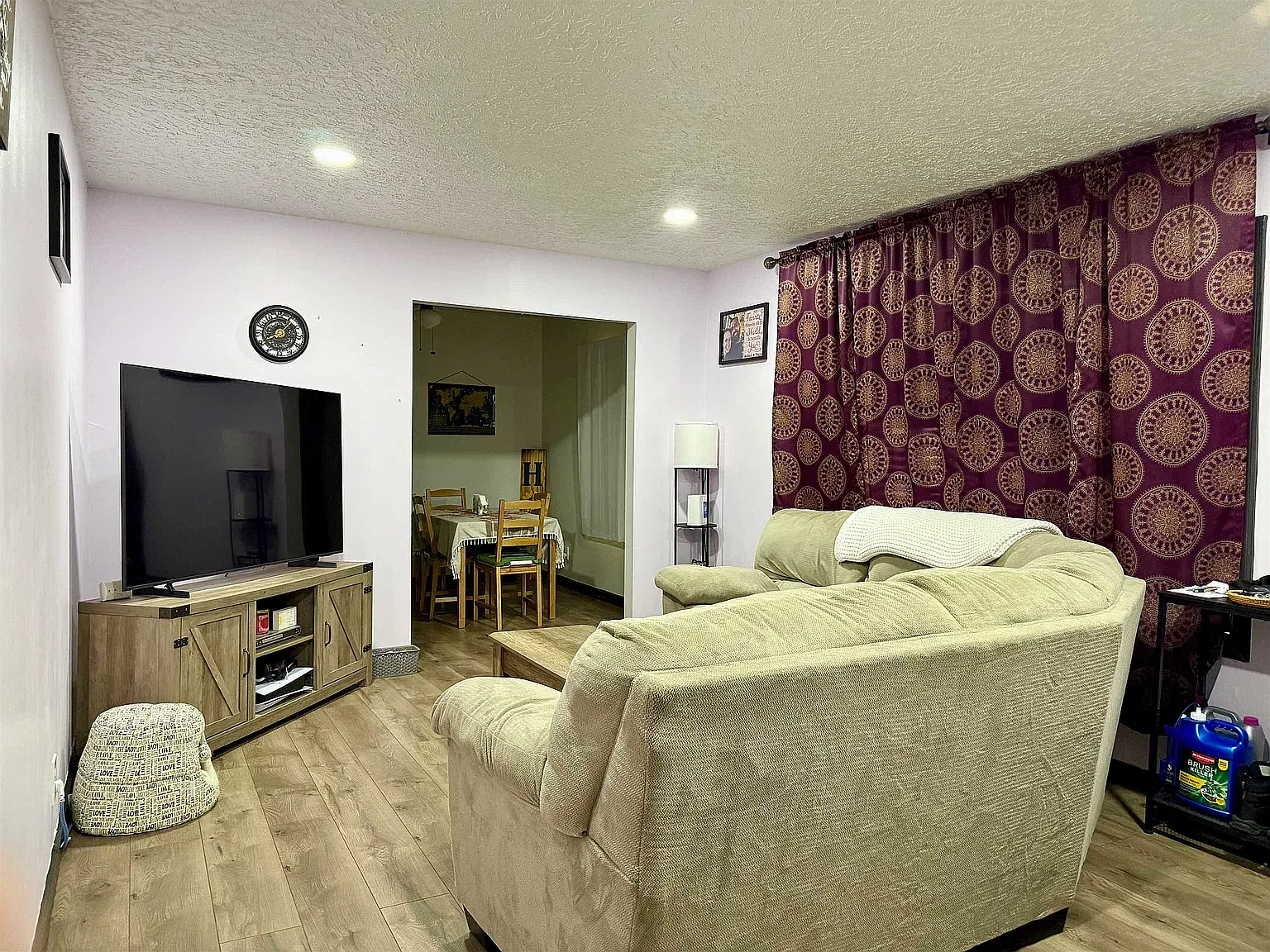 3 bed, 960 sqft, $1,400 — Photo 2