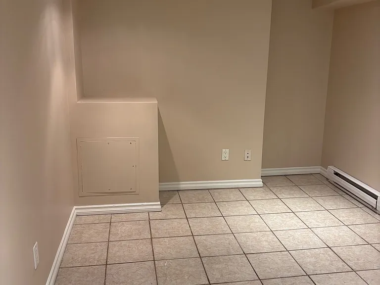 970 Avenue Rd #3 — Photo 3