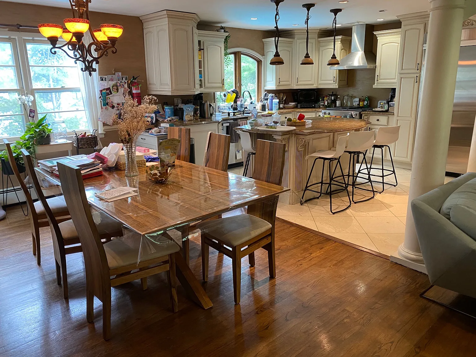 4 bed, 2450 sqft, $6,500 — Photo 2