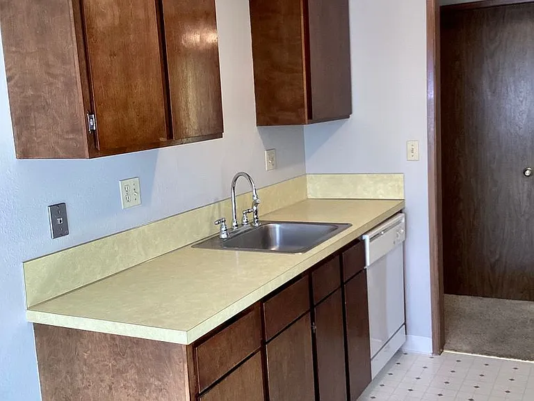 2462 Hawkins St — Photo 5