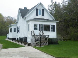 820 River Rd, Kewaunee, WI 54216