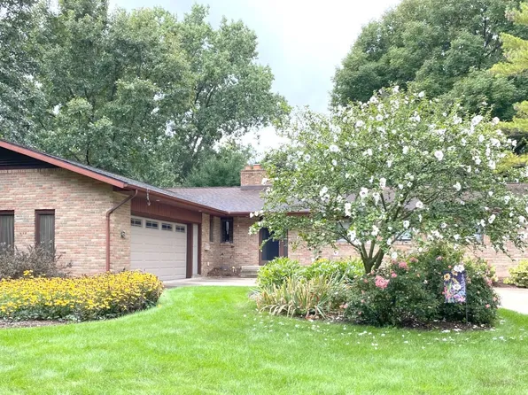 302 Oakland Dr, Essexville, MI 48732