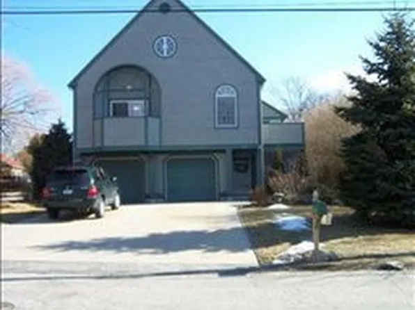 140 Allston Ave, Middletown, RI 02842