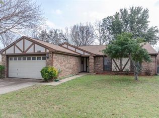 3808 Coronet Ln, Arlington, TX 76017