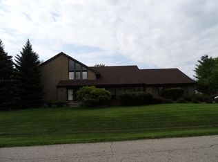 35W550 Parsons Rd, West Dundee, IL 60118