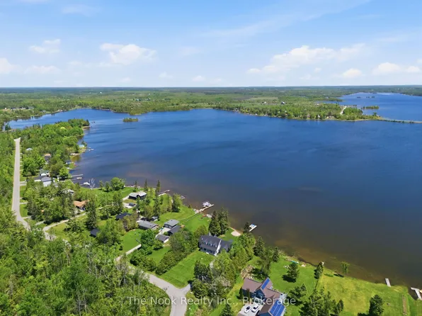 4 McGillivray Ln, Kawartha Lakes, ON L0K 1B0
