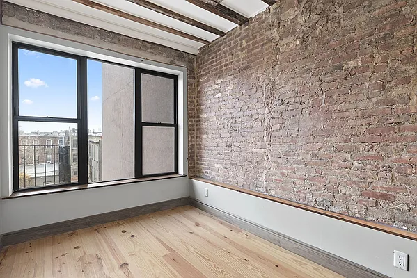 Rented by Lang Realty LLC | media 15