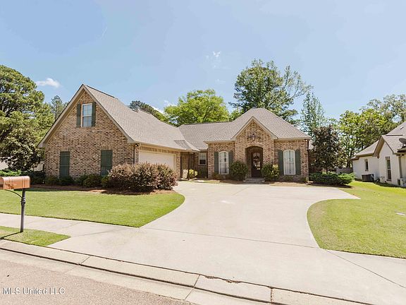 2nd image of 201 Evelyn Ln
