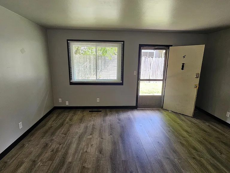 126 Poplar St — Photo 1